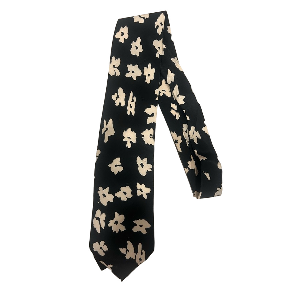 Elegant Black and Cream Floral Tie
